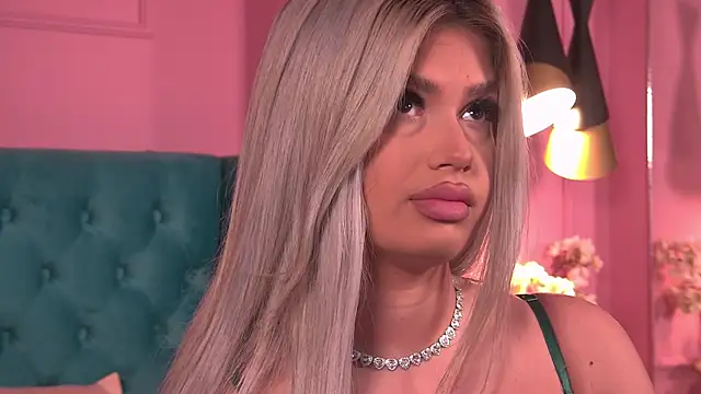 LorrySkye online show from January 8, 2026, 4:59 am