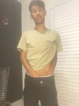 Snapshot of Gustavomerlin2027 chatting on November 18, 2025, 3:38 pm Gustavomerlin2027 online show from November 18, 2025, 3:38 pm