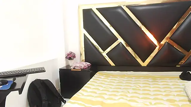 NoahJhonson69 online show from December 20, 2025, 8:05 pm