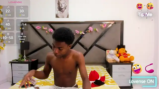 NoahJhonson69 online show from April 8, 2026, 11:32 am