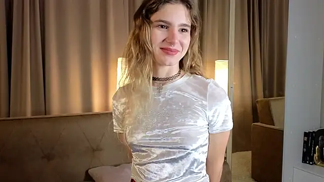 RozanneJordan online show from December 2, 2025, 3:07 pm