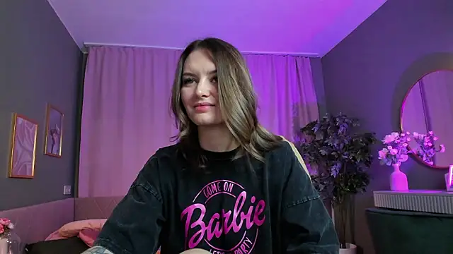 Ursula Andres online show from February 3, 2026, 1:04 am