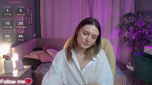 Ursula Andres online show from March 16, 2026, 1:11 am