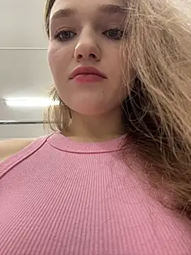 RussianWoman online show from February 17, 2026, 3:03 am