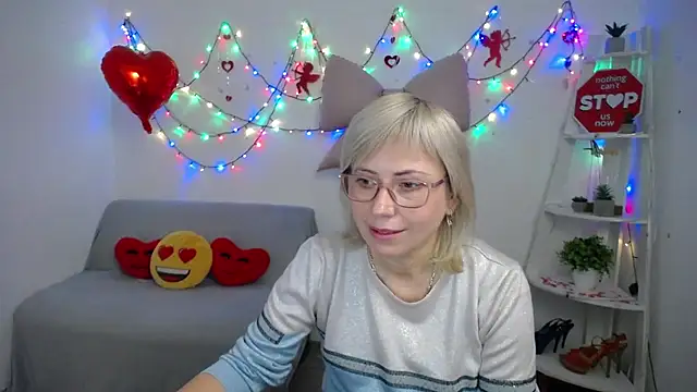 LaurenWishy online show from February 9, 2026, 7:01 am