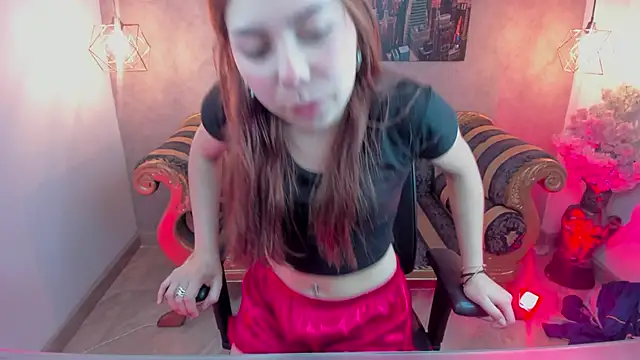 Isabela clk online show from December 4, 2025, 7:11 pm