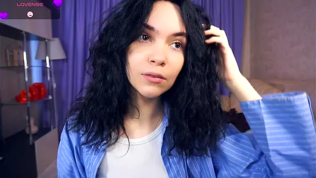 LorrieWilcinski online show from November 23, 2025, 7:52 am