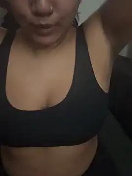 TiaBella  online show from December 2, 2025, 9:54 pm