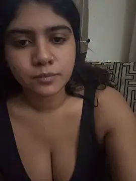 TiaBella  online show from January 5, 2026, 5:27 pm