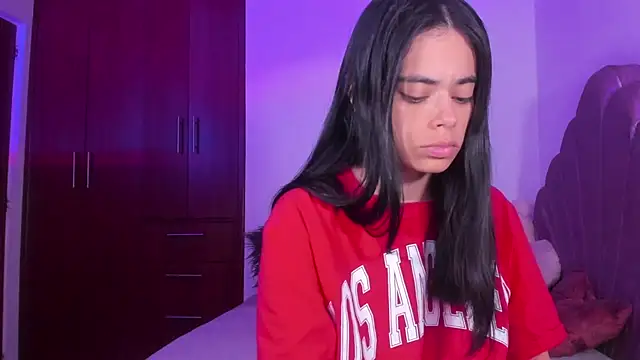 BelleVaal online show from December 2, 2025, 3:34 am