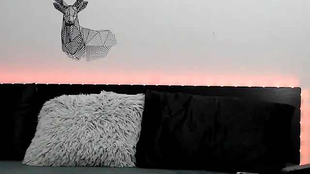 sweetl30 online show from February 11, 2026, 6:18 am