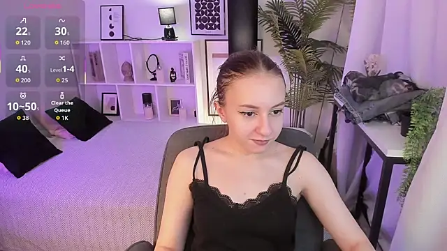 Snapshot of BeautifulSnake chatting on December 2, 2025, 8:37 pm BeautifulSnake online show from December 2, 2025, 8:37 pm