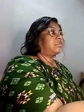 Riya-mallus online show from November 26, 2025, 3:13 pm