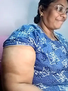 Riya-mallus online show from November 29, 2025, 7:28 pm