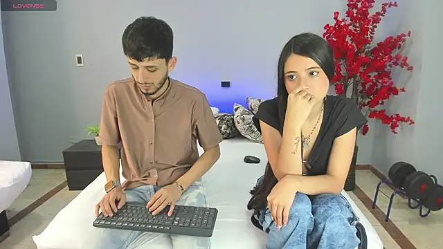 Snapshot of dracke_and_zara chatting on February 13, 2026, 2:46 pm dracke and zara online show from February 13, 2026, 2:46 pm