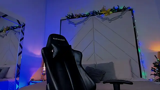 Ostin Saints online show from December 14, 2025, 4:01 pm