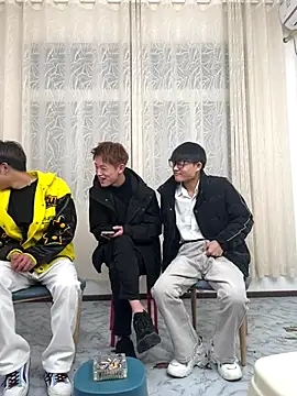 Delicious-boys-001 online show from November 23, 2025, 10:15 am