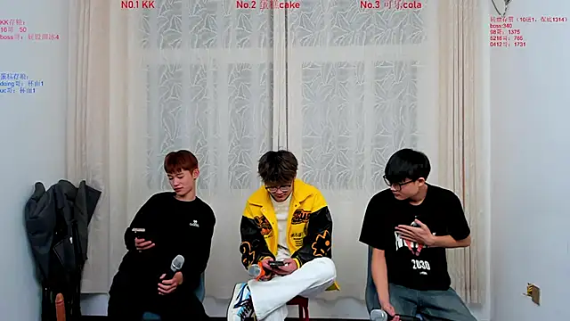 Delicious-boys-001 online show from November 26, 2025, 10:16 am