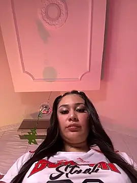 kylie pregnat online show from November 26, 2025, 1:01 pm