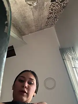 kylie pregnat online show from November 27, 2025, 1:13 pm