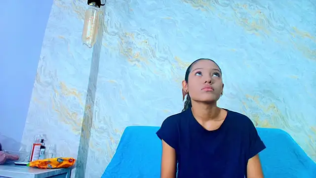 Snapshot of sofiaa_little chatting on December 2, 2025, 7:31 pm sofiaa little online show from December 2, 2025, 7:31 pm