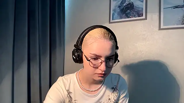 Snapshot of Cindi_Jacobs chatting on November 27, 2025, 3:25 pm Cindi Jacobs online show from November 27, 2025, 3:25 pm