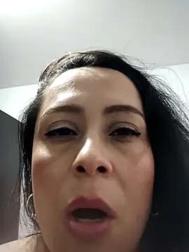 danielita1414 online show from December 1, 2025, 2:11 pm