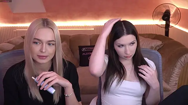 Snapshot of Liza_Mur chatting on November 25, 2025, 3:12 pm Liza Mur online show from November 25, 2025, 3:12 pm