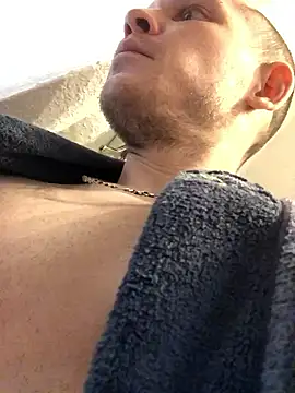 Spielzeugtwink online show from January 18, 2026, 11:30 pm