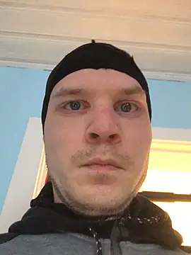 Spielzeugtwink online show from March 31, 2026, 4:07 pm