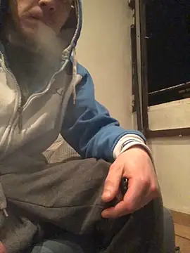 Spielzeugtwink online show from April 14, 2026, 9:54 pm