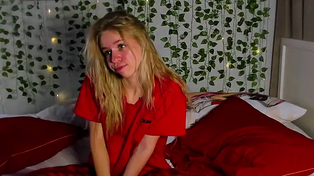 Cute Beautiful Princess online show from November 27, 2025, 10:45 pm