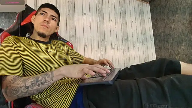 yeikoox online show from November 27, 2025, 2:02 am