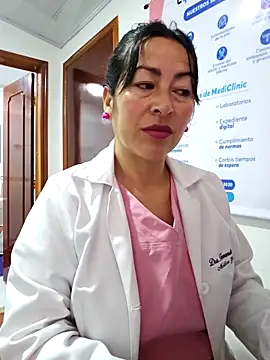 JustSamantha  online show from April 17, 2026, 11:24 am