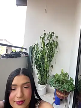 Amira-Zahra online show from March 19, 2026, 6:45 pm