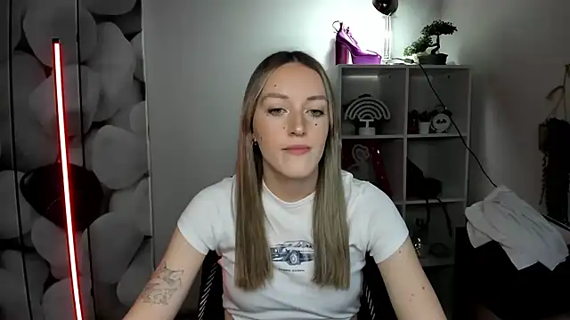 EvelynBlond online show from January 15, 2026, 1:26 pm