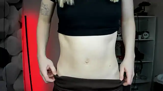 EvelynBlond online show from February 10, 2026, 1:26 pm