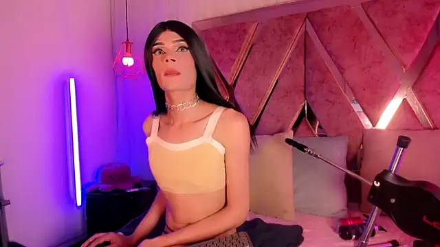 atenea taylor  online show from December 22, 2025, 10:07 pm