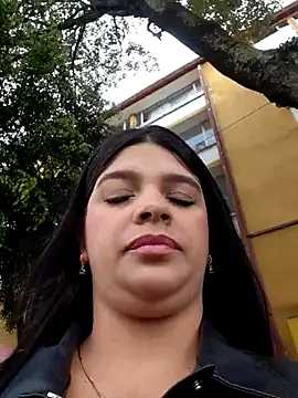 Layla-daring online show from April 21, 2026, 8:01 pm