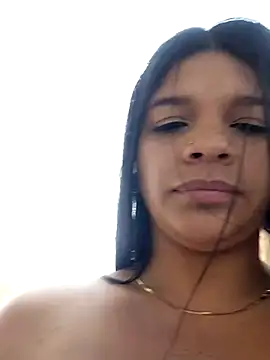 Layla-daring online show from June 8, 2026, 5:02 pm