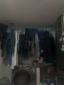 Little  Danni1 online show from February 5, 2026, 12:26 am