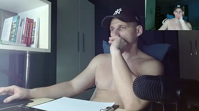 Poliglotjoe1 online show from November 29, 2025, 7:28 pm