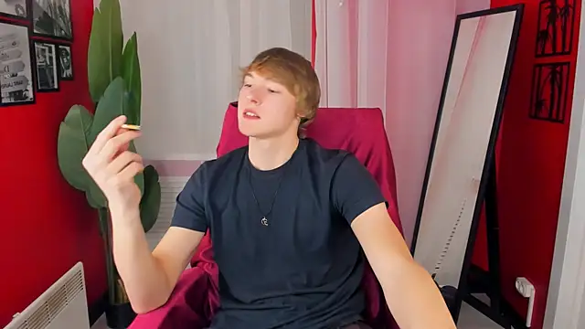 DonaldWoon online show from November 24, 2025, 3:45 pm