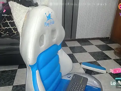 babyschoolgiirl online show from December 21, 2025, 2:08 am