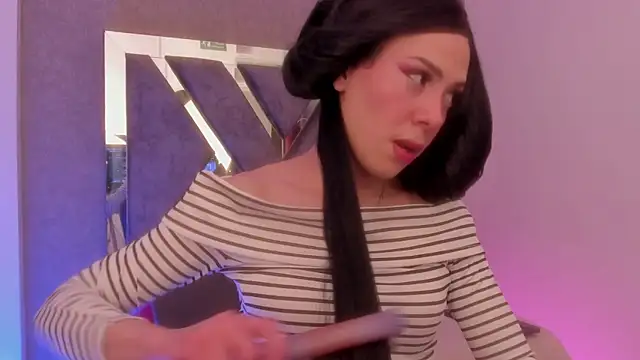 frany wolf  online show from November 25, 2025, 1:38 am