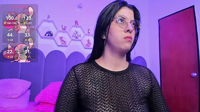 lunagomez24 online show from December 14, 2025, 2:50 am