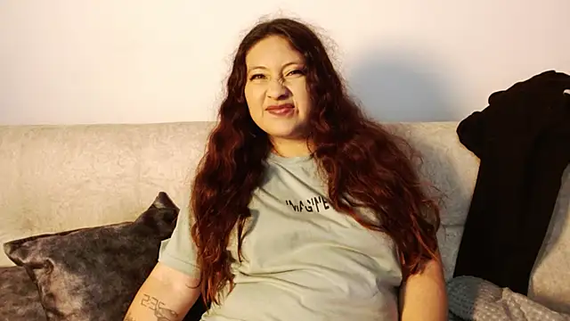 Snapshot of catleya6 chatting on December 3, 2025, 9:46 pm catleya6 online show from December 3, 2025, 9:46 pm