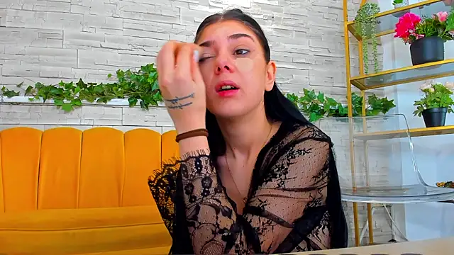 SerennaNoir online show from December 21, 2025, 5:47 am