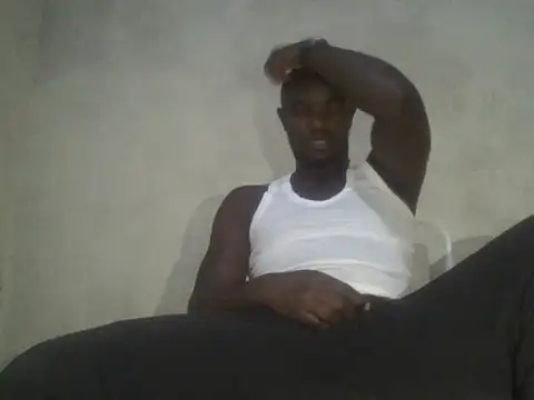 UsTwo  online show from December 15, 2025, 7:29 pm