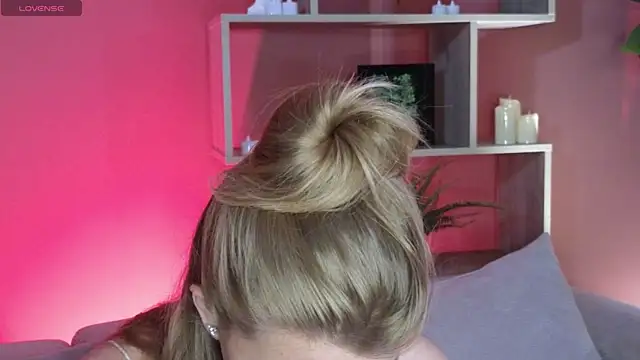 ImiMonroe online show from June 7, 2026, 2:59 am
